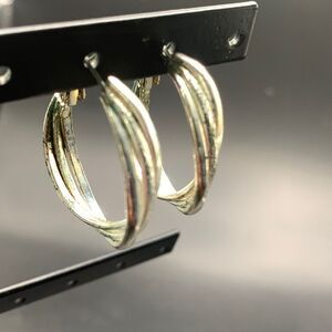 Twisted Silver Hoops